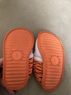 Тапочки домашние)