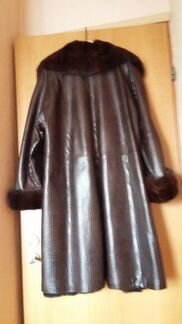 Кожанное пальто на меховом подкладе, отороченное н