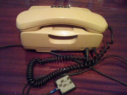 Телефонные аппарат кнопочный Россия-Германия