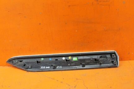 Накладка двери задняя правая Skoda Superb 3