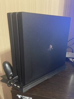 PS4 PRO два геймпада игры на дисках