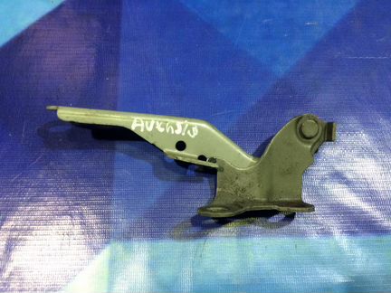 Петля капота левая Тойота Авенсис Т250