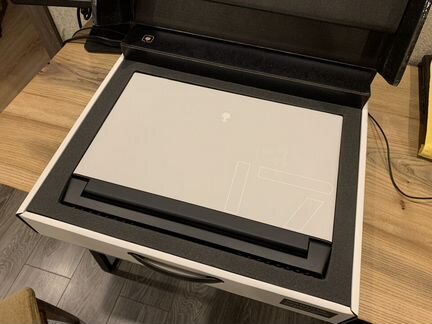Alienware m17 R2 (i7-9750H/16GB/RTX 2070)