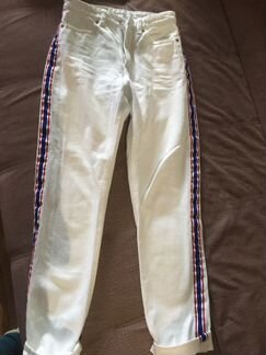Белые джинсы monki