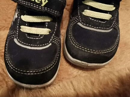 Кроссовки детские котофей 22