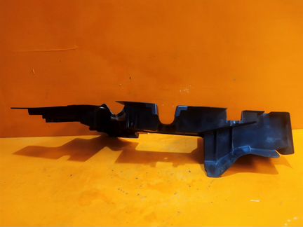 Дефлектор радиатора левый Toyota Highlander 3 U50