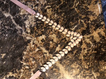 Украшение на шею