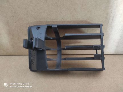 Решетка в бампер заглушка для Ауди 100