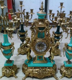 Часы с канделябрами