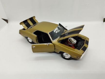 1/24 Chevrolet Camaro Z/28 302 1969 (CMW)