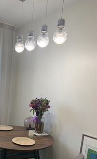 Стильная люстра с плафонами