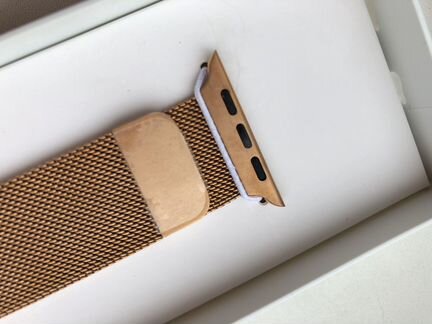 Ремешок Apple Watch 42 mm золотистый магнит