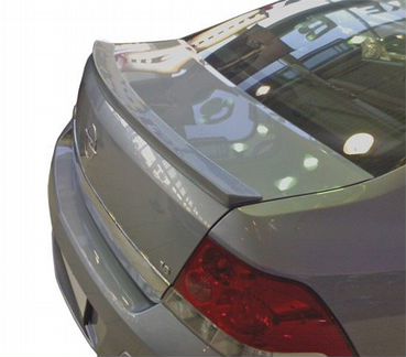 Универсальный спойлер на крышку багажника