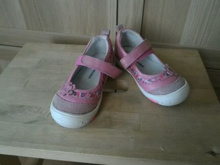 Туфли для девочки новые, кожаные