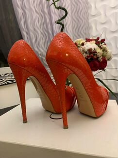 Оригинальные босоножки Casadei