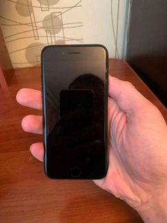 Телефон iPhone 7