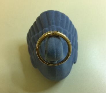 Обручальное кольцо с бриллиантом