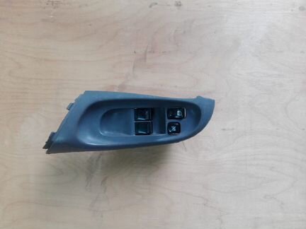 Блок управления стеклоподъёмника Nissan almera N16